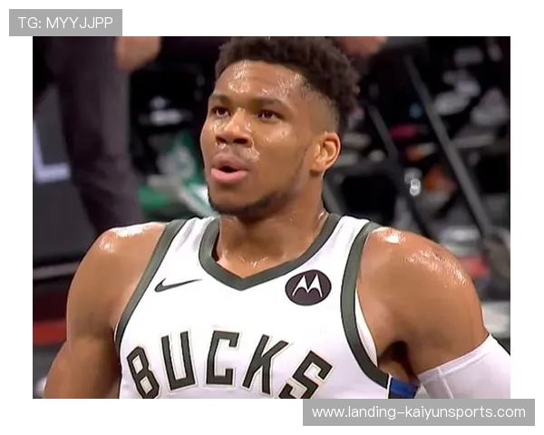 穆勒美职联首秀迎热烈欢呼 2万球迷获赠专属海报庆祝 穆勒美职联首秀迎热烈欢呼 2万球迷获赠专属海报庆祝