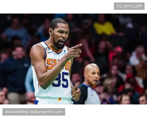 杜兰特调侃布朗发际线？更衣室“秃”学名场面揭露NBA场内外趣味真相