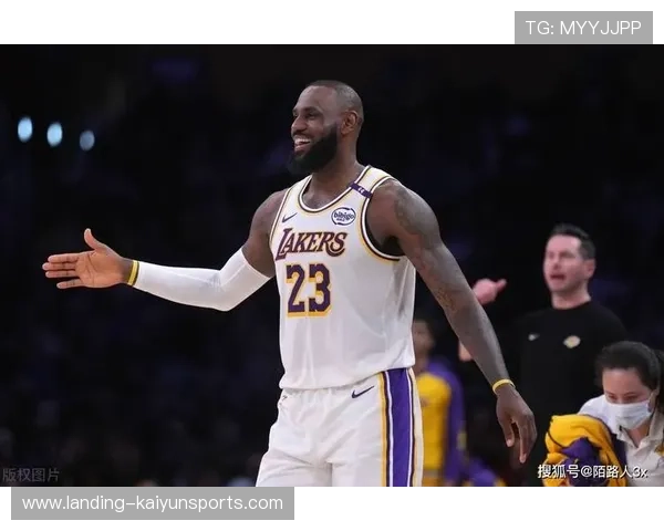 詹姆斯复出在即:篮球巨星再启征程,点燃湖人新希望 詹姆斯复出在即:篮球巨星再启征程,点燃湖人新希望